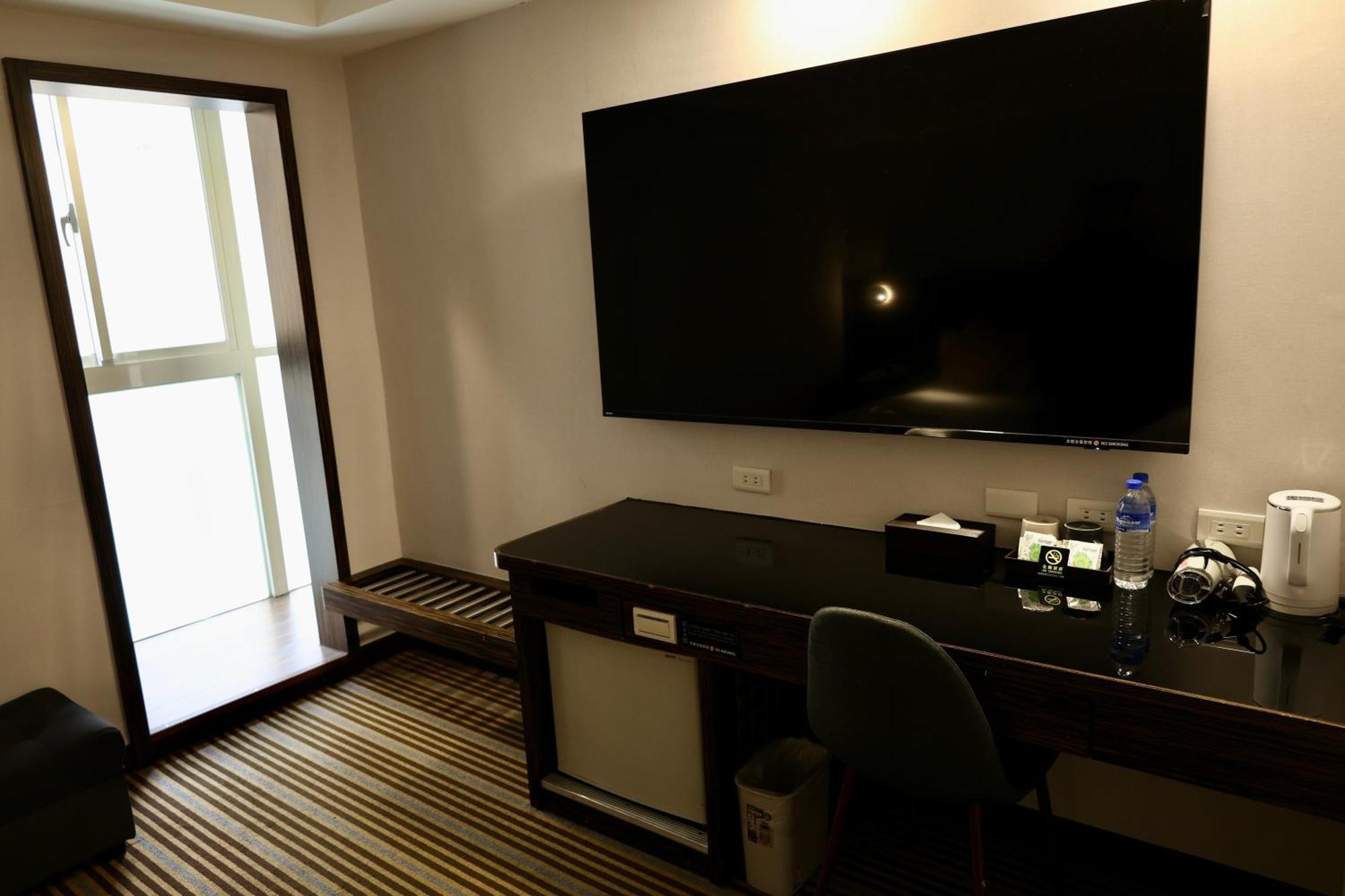 Hub Hotel - Zhongshan Branch Tajpej Zewnętrze zdjęcie