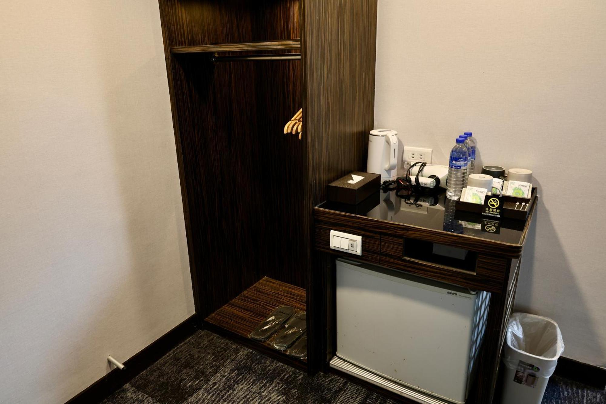 Hub Hotel - Zhongshan Branch Tajpej Zewnętrze zdjęcie
